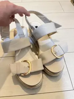 EVOL✨イーボル✨シンプルきれいめ✨厚底サンダル✨のサムネイル