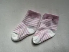 ベビー靴下 ピンクと白のストライプ 約8cm
