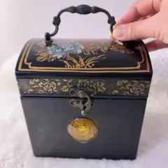 ボルサソベラナ バニティバッグ 化粧ボックス パーティーバッグ ボルサソベラナ バニティバッグ 化粧ボックス パーティーバッグ - メルカリ