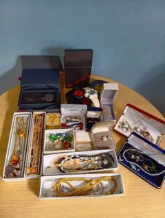 Estate liquidation: Watches, accessories, and other items sold as a set.