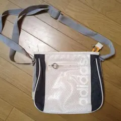 adidas メッシュショルダーバッグ ホワイト/グレー