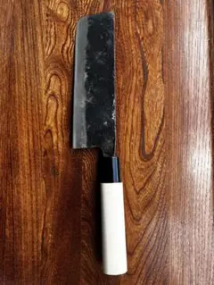 黒打ち 丹念に鍛造された菜切庖丁のサムネイル