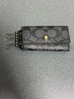 COACHシグネチャー柄レザーキーケース