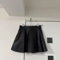 未使用　ブラックレザー フレアスカート　レザースカート　黒スカート　黒スカート