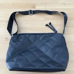 レディース　キルティングショルダーバッグ　黒