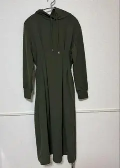 新品　ロングワンピース カーキ　Mサイズ　ポンチ生地