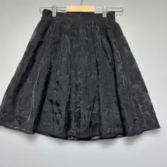 YOCO ヨーコ　黒のフレアスカート ひざ丈　花柄　レース　透け感なし　上品