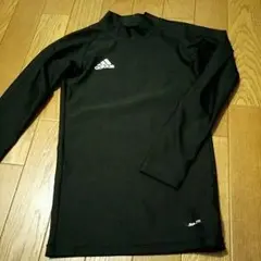 アディダスアンダーシャツ