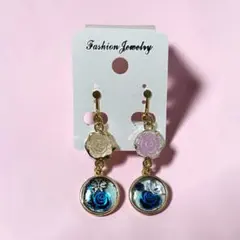 青いバラと蝶のイヤリング