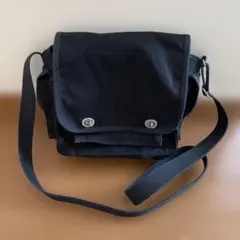 信三郎帆布　黒いフラップ式ショルダーバッグのサムネイル