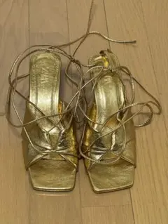 ZARA ゴールド ストラップサンダル 高ヒール
