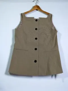 ♡2026SS新作♡新品タグ付 emmi エミ ジレトップス オリーブ 0サイズのサムネイル