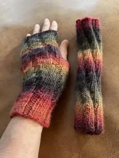 スパイラル編みハンドウォーマー