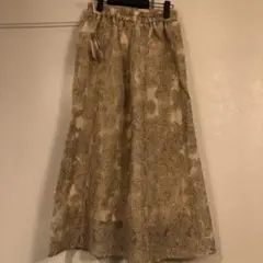 スカート　レースが綺麗です