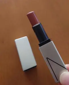 NARS ソフトマット　ティンティッド　リップバーム　ベージュ 口紅　ナーズのサムネイル