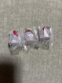 モンチッチ　ハローキティ　めじるしアクセサリー
