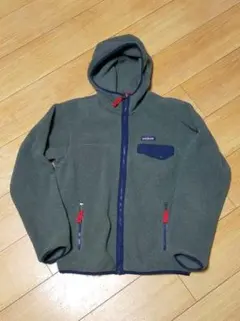 パタゴニア　フリースパーカー　xxs