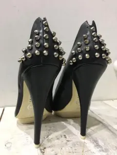 McQueen アレキサンダーマックイーン パンプス　ハイヒール　ブラック アレキサンダー・マックイーン“パンク”が着想のパンプス新作