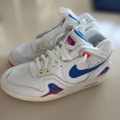 NIKE スニーカーのサムネイル