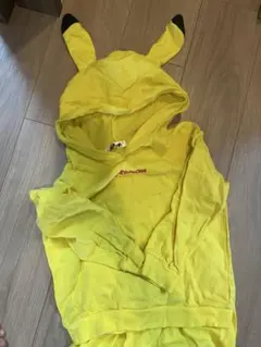 ピカチュウ フード付きパーカー　ズボン　セット