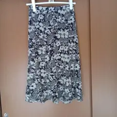 美品！日本製　 花柄フレアスカート チャコールグレー〜グレー系S~M