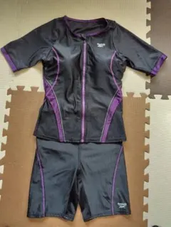 やえちゃん様専用　Reebok スポーツ用水着 上下セット 黒/紫