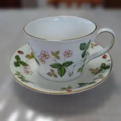 WEDGWOOD》ワイルドストロベリー 〈黒壺〉 カップ＆ソーサー（リー