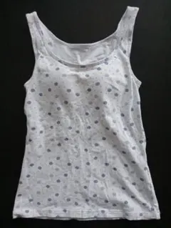 ユニクロ　カップ付きタンクトップ ドット柄