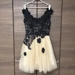 パーティードレス 黒とベージュ レース