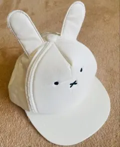 【美品】ミッフィー耳付きキャップホワイト