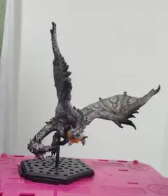 モンスターハンター　モンハン　フィギュア　リオレウス希少種(怒り)