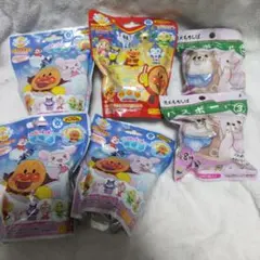 びっくらたまご アンパンマン4個　忠犬もちしば バスボール 2個　計6個　入浴剤