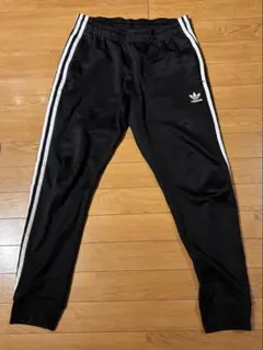 adidas トラックパンツ　ジャージ