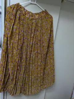 GUフラワープリントプリーツスカート