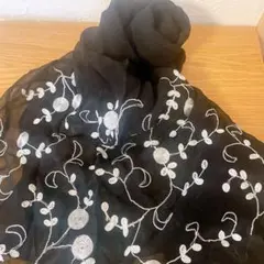 【華やか刺繍】シアー黒ストール 花モチーフ レース風 大人可愛い