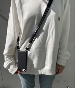 iPhone13ケース　ショルダースマホケース　紐付き　肩掛け　ブラック　黒