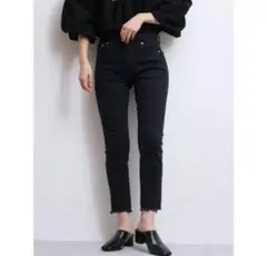 ungrid ブラックハイウエストフレイドヘムストスリ