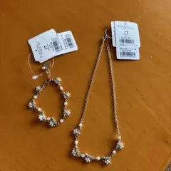 シルバー パール フラワーモチーフ ネックレスとブレスレットセット