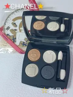 CHANEL レキャトルオンブルN°5 シャネル / レ キャトル オンブル N°5の公式商品情報｜美容
