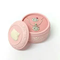 2.サンリオ　ハローキティ　2003年製　リング＆ネックレスセット