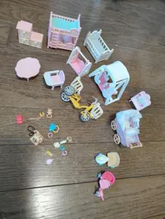 シルバニアファミリーおままごとセット 自転車、2段ベッドなど。