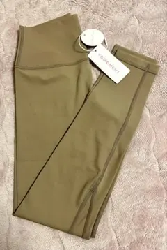 yomoment 締め付け感ゼロレギンス F タン 新品未使用