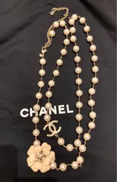 CHANEL カメリアパールロングネックレスのサムネイル