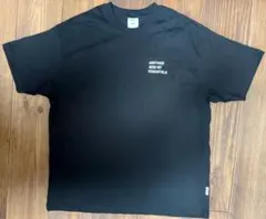 VNNXYE」 ロゴ入り黒Tシャツ - メルカリ