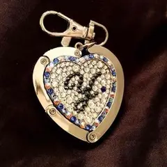 大人気！！【スワロフスキー★】イニシャル 丸型バッグハンガー(ブルー)