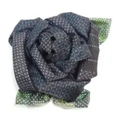 大島紬と紬　コサージュ　No.11　黒と緑　薔薇　着物リメイク　ハンドメイド
