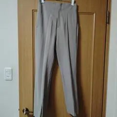 ミラオーウェンセンタープレス スリット入りパンツ