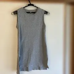 ユニクロのノースリーブカットソー