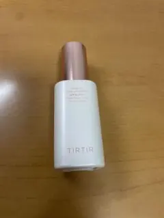 M*＊様 TIRTIR トーンアップ　エッセンス　ベージュ