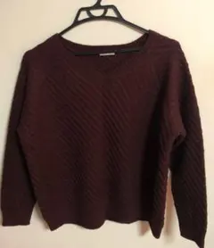 【GU】ダークブラウン VネックセーターＭサイズ